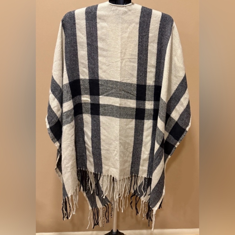 NWOT Banana Republic Plaid Shawl Cashmere Wool Wrap One Size - Picture 3 of 5